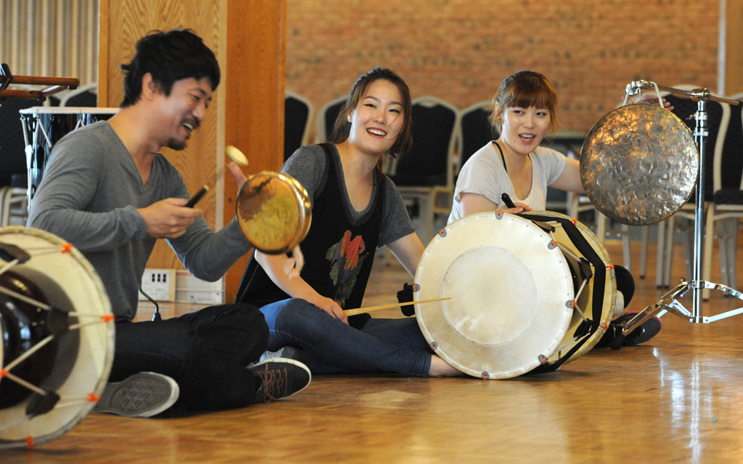 A demonstration and workshop with Korean percussion ensemble Sonagi Project, Oct. 2012.