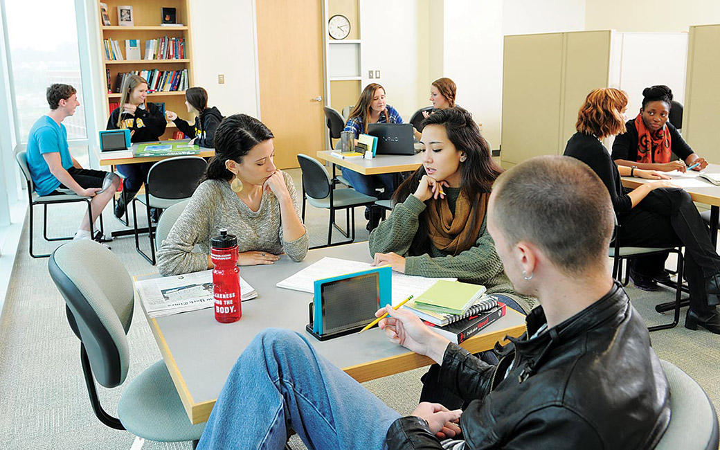 Multiple writing sessions being held in the CLA Writing Center