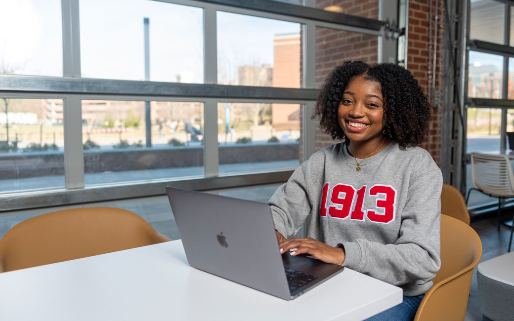 Maya Hill '22