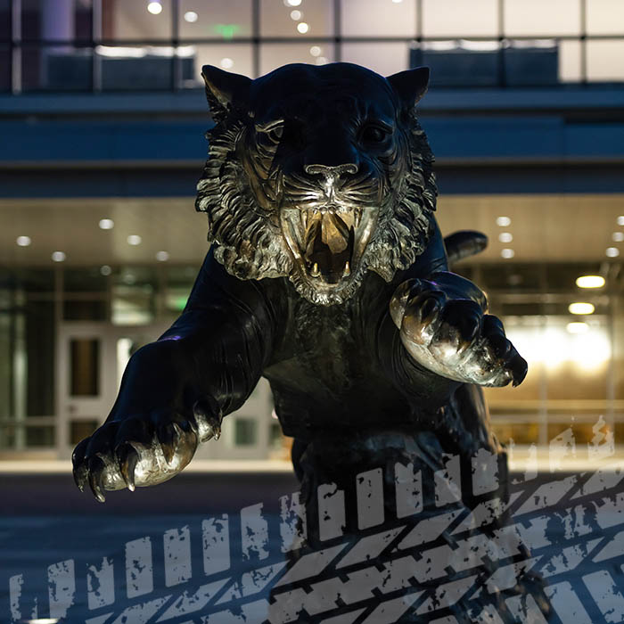 Tiger statue